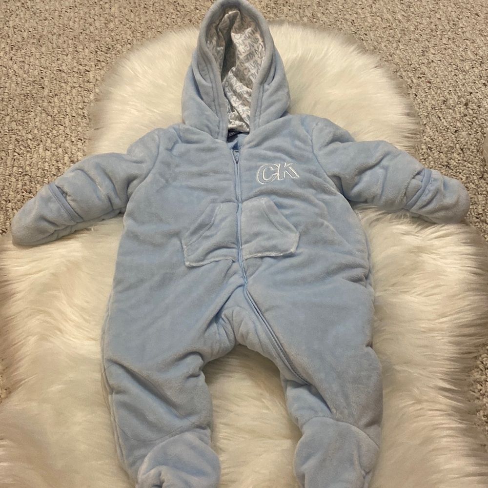 CALVIN KLEIN BABY HOODED ROMPER